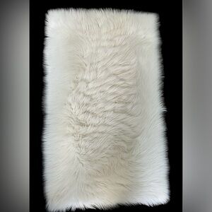 Plush White Faux Fur Throw Rug